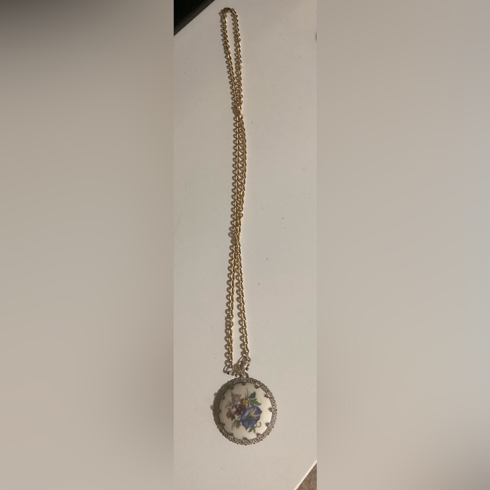 Vintage Floral Pendent Necklace